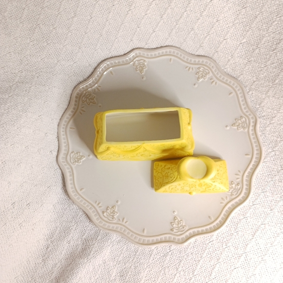 Hallmark × Disney Beauty & the Beast Belle Dress-Shaped Treasure Jewelry Box - Picture 15 of 16